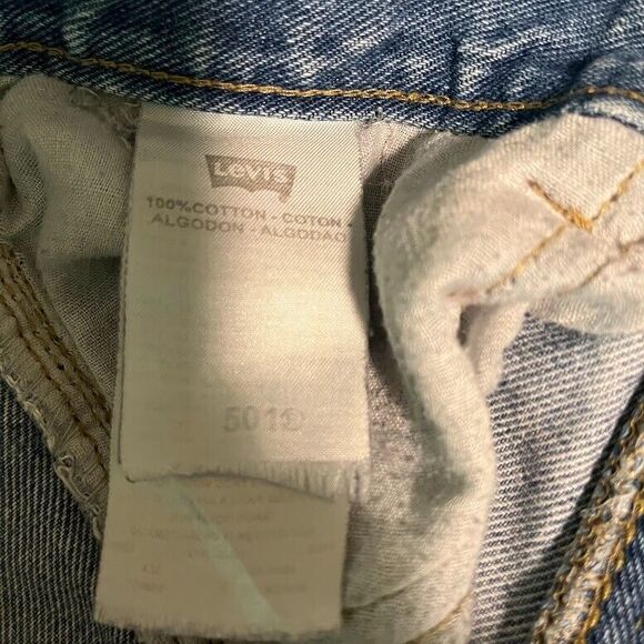 Levi's Men's 501 Jeans Lightwash Blue Denim Y2K Button Fly Jeans SZ 34 x 30 - Picture 6 of 9